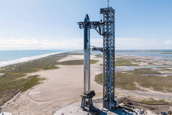 SpaceX se prepara para lançar foguete mais poderoso da história