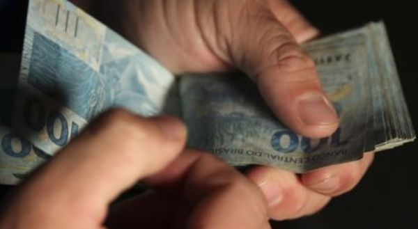 Brasileiros ainda não sacaram R$ 7 bilhões do dinheiro esquecido em bancos