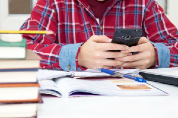 ONU recomenda que os smartphones sejam banidos das salas de aula