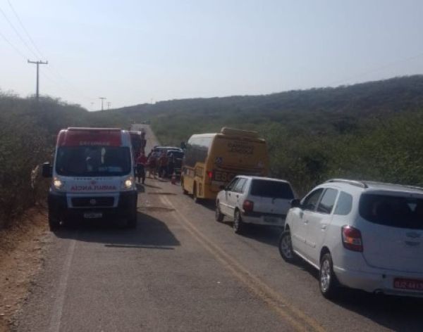FOTOS: Motorista morre após veículo capotar na BR-226, entre São Vicente e Currais Novos