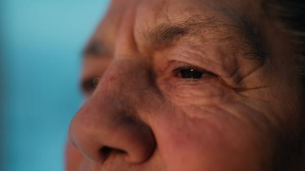 Sinais de Alzheimer podem aparecer nos olhos antes do início dos sintomas