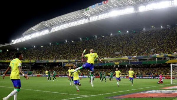 Neymar bate recorde de Pelé e Brasil goleia Bolívia na estreia de Diniz