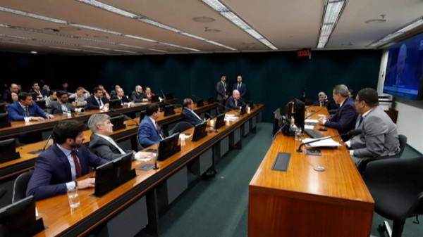 CPI das Apostas ouve presidente da Comissão de Ética do Futebol Brasileiro