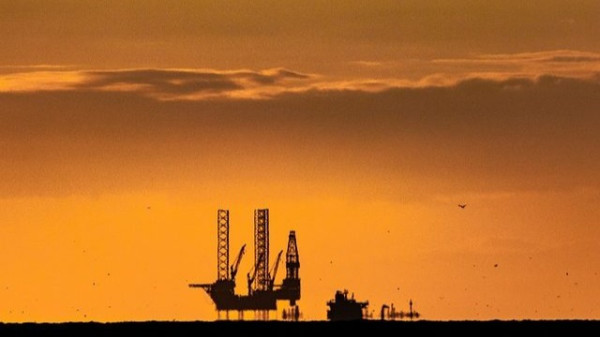 Preço do barril de petróleo chega a US$ 89 após ataques do Hamas contra Israel