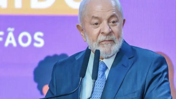 Lula culpa feriados por desempenho modesto da economia brasileira