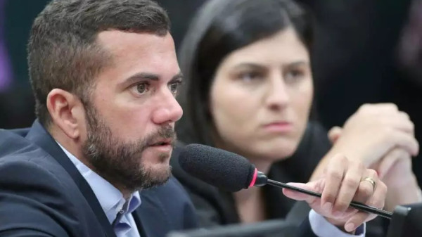 Jordy: ‘Lula vetou desoneração para cobrir rombo da gastança’