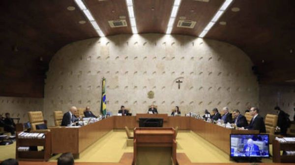 Livro revela que STF consultou cúpula militar antes de avançar contra Bolsonaro