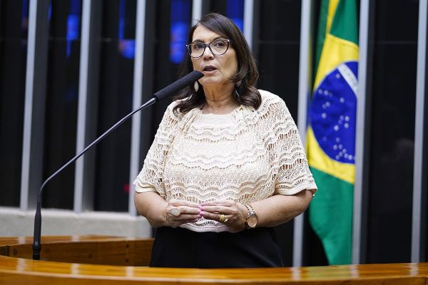 Bia Kicis elogia indicação de Lula para PGR