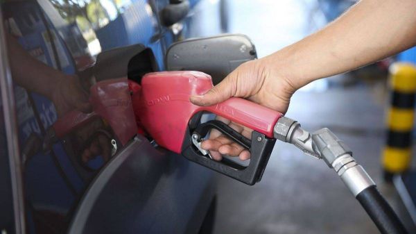 Gasolina sobe 13% em 2023, e litro fica R$ 0,65 mais caro nos postos