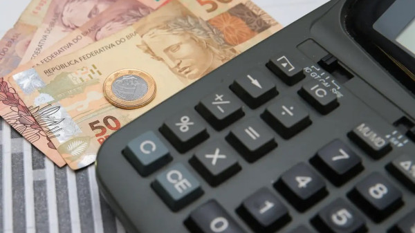 Setor público tem rombo de R$ 37 bi e dívida vai a 73,8% em novembro 