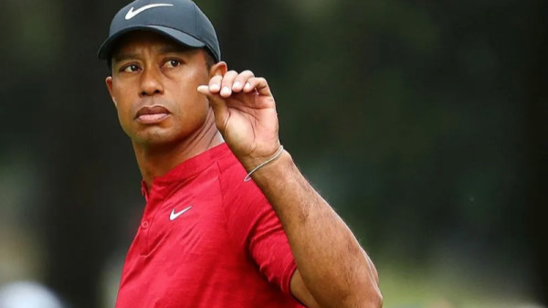 Nike encerra contrato com Tiger Woods após 27 anos