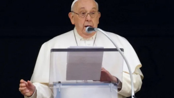 Saúde do papa Francisco volta a preocupar após não conseguir completar discurso