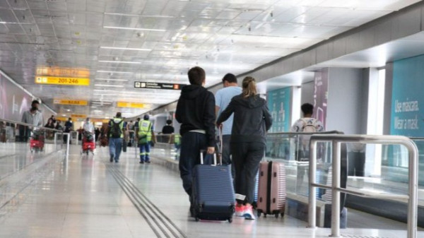 Auditores da Receita fazem operação-padrão em aeroportos nesta terça; bagagens passarão por inspeção rigorosa