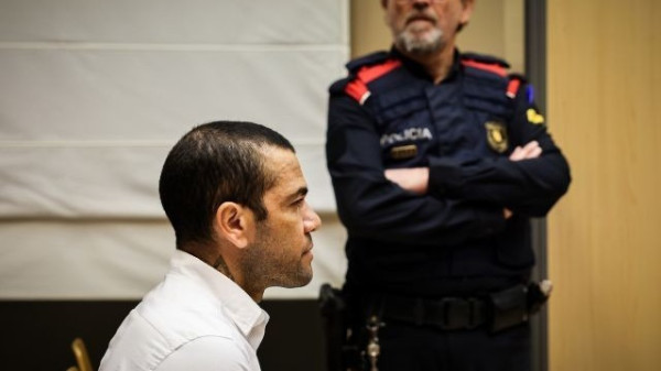 Laudo mostra DNA do jogador Daniel Alves em vítima de estupro
