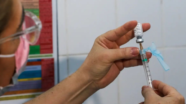 Seis capitais deram início à vacinação contra a dengue em crianças