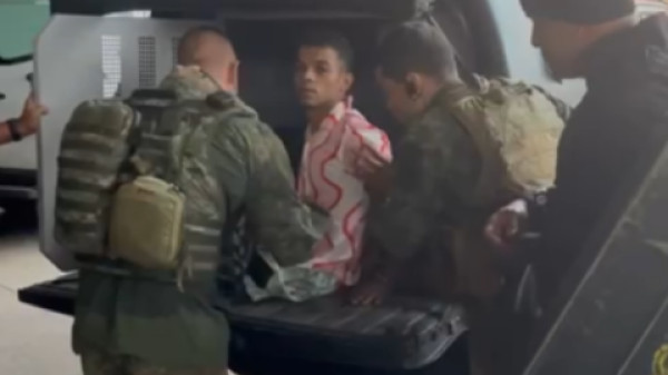 Após quatro horas, sequestrador se entrega e libera reféns em rodoviária do Rio de Janeiro