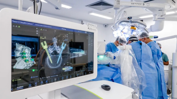 TECNOLOGIA: A estreia no Brasil do Mazor, robô mais preciso para cirurgias de coluna