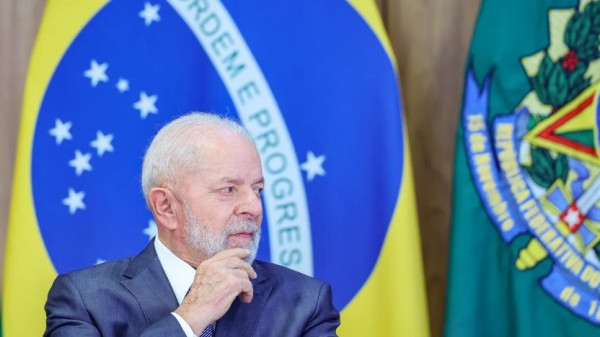 Lula tem lapsos, comete erros e preocupa auxiliares no Planalto 