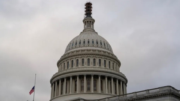 Câmara dos EUA aprova ajuda de US$ 95 bi para Ucrânia e Israel; pacote vai para Senado