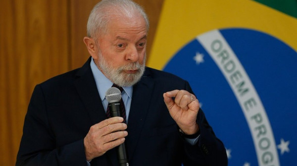 Lula diz que Brasil poderá ter que importar arroz e feijão devido a chuvas no RS, para evitar alta de preços