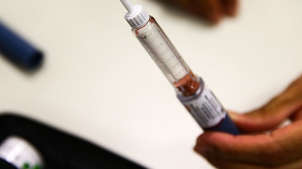 Ministério da Saúde não compra insulina e provoca falta do remédio no SUS 
