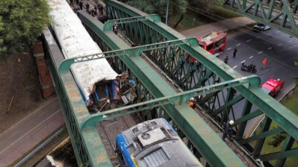 VÍDEO: Trens se chocam na Argentina e acidente deixa ao menos 60 feridos