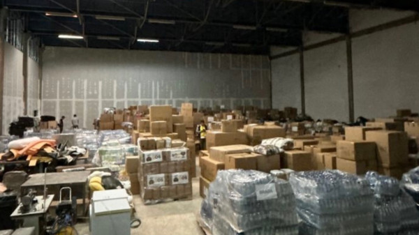Mais de 200 toneladas de doações ao RS estão paradas em Portugal; entenda