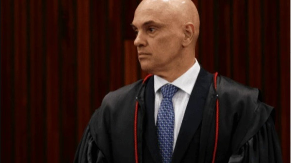 Moraes suspende julgamento do TSE que pode cassar mandato de Moro   