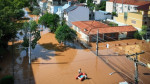 Mais de cem pessoas são presas por crimes em meio às enchentes no RS