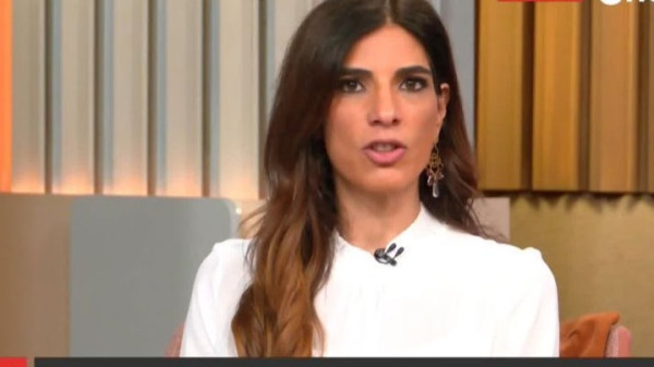 Apresentadora da Globonews achou que Eduardo Bolsonaro iria desistir de guerra com STF após 'quase' prisão de Bolsonaro mas recebeu a informação que ele vai aumentar pressão; VEJA VÍDEO