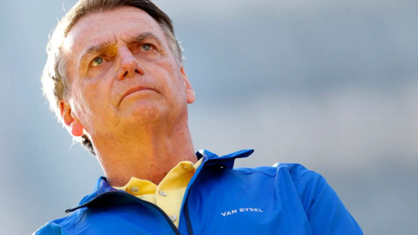 AGORA: Bolsonaro segue para PF e deverá usar tornozeleira eletrônica
