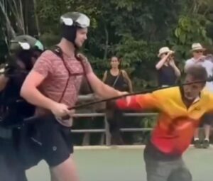 ACIDENTE: instrutor cai durante decolagem em salto de parapente; VEJA VÍDEO