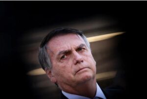 PLANTÃO DBN: Bolsonaro deixa a UTI após melhora na infecção, diz Michelle