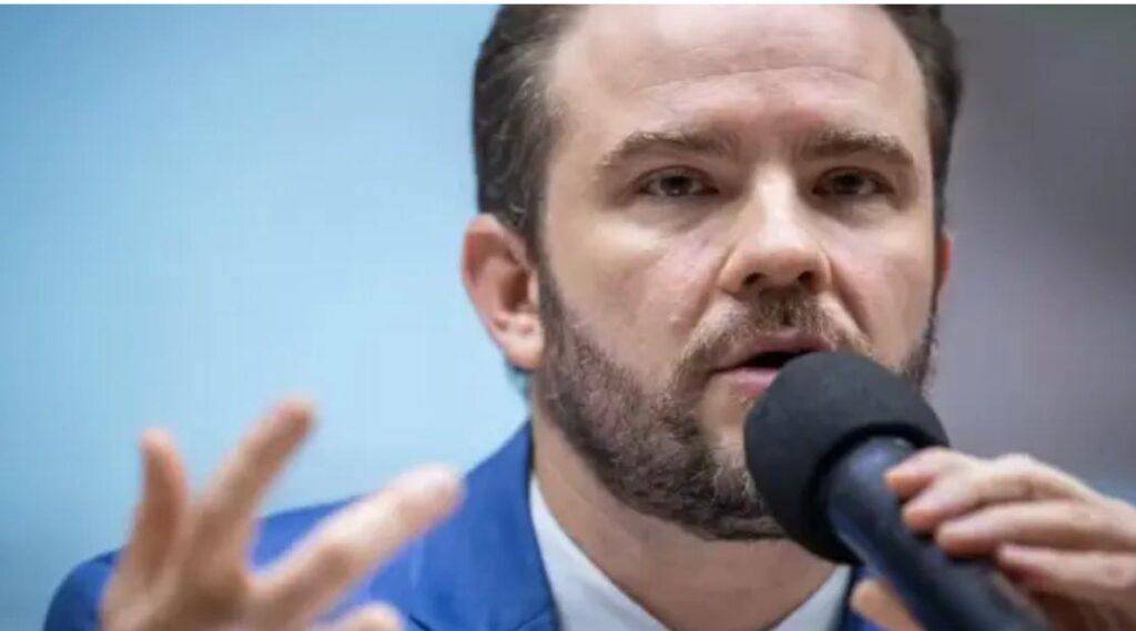 Novo ministro da Fazenda quer acabar com declaração do Imposto de Renda; ENTENDA