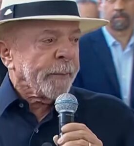 Lula at@ca familia Bolsonaro e xinga Flávio em discurso; VEJA VÍDEO