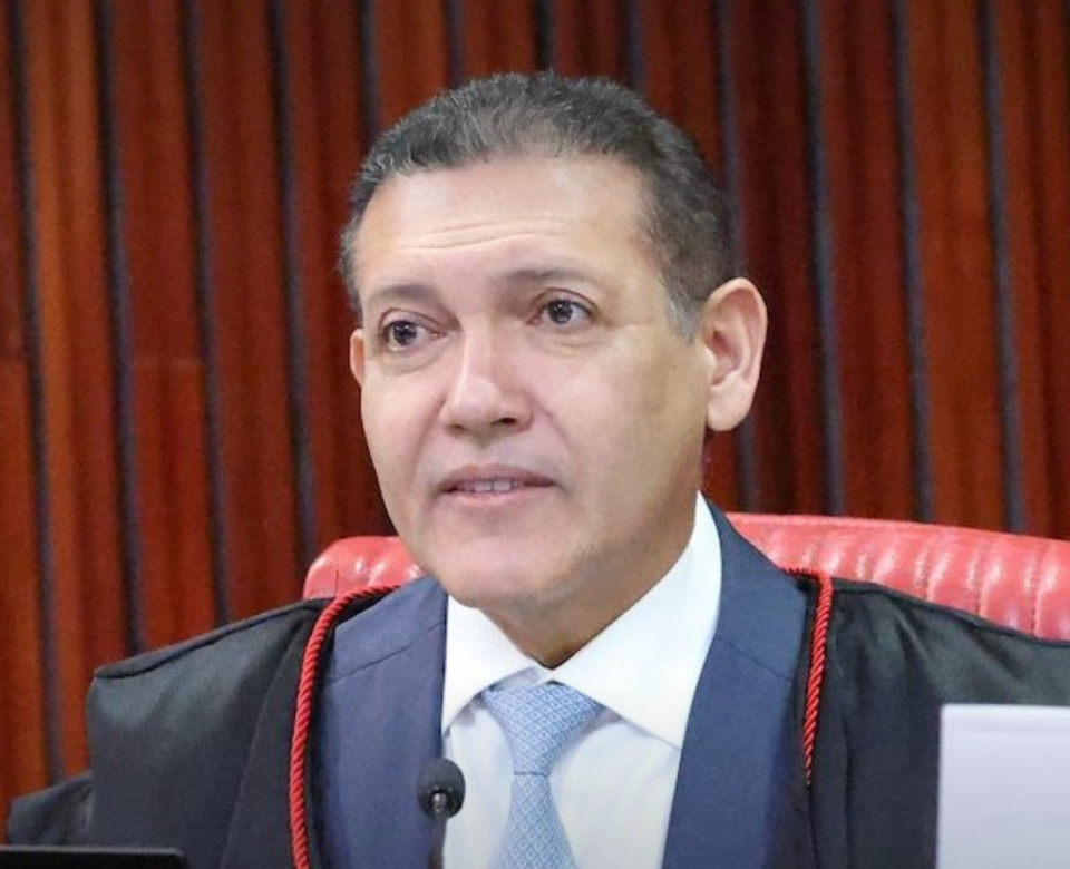 URGENTE: Casa de presidente do TSE Nunes Marques em Brasília sofre incêndio