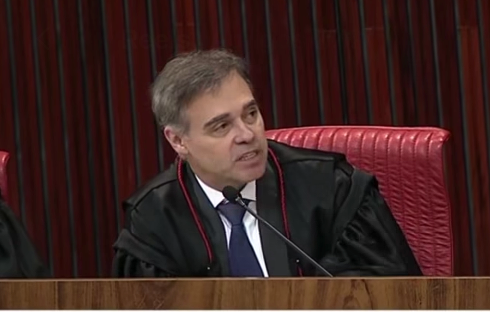 URGENTE: Mendonça vota e TSE chega a 3 a 0 para anular votos de Garotinho na eleição; ASSISTA MOMENTO