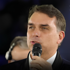 Extra DBN: TSE toma medida sobre propaganda eleitoral de Flávio Bolsonaro exibida sem áudio; veja o que foi decidido