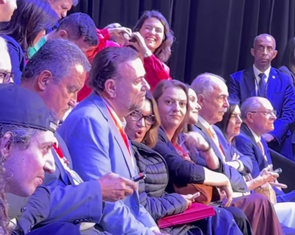 Janja xinga Deltan durante debate na Band:”seu burro”; VEJA MOMENTO